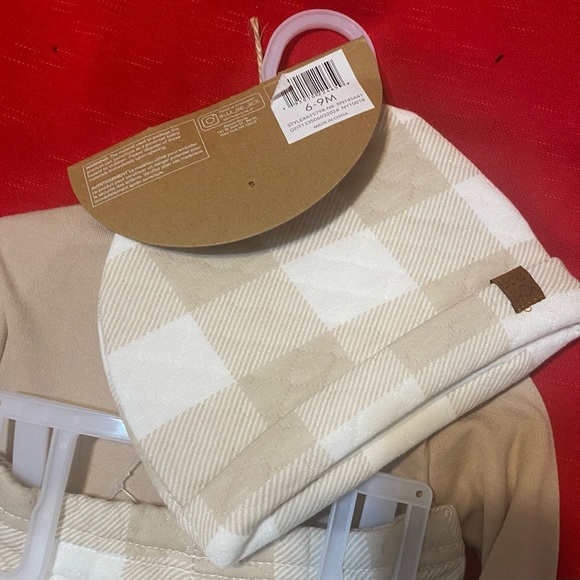 Lila & Jack 3-6 Month 3 Piece Baby Clothes with gingerbread design - Picture 4 of 7